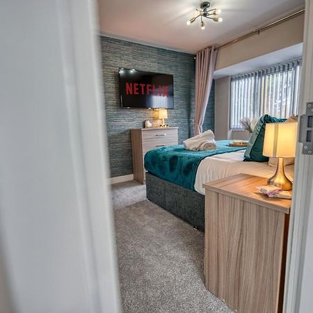 Stylish House - B'Ham Airport And Nec, Jlr Solihull, Business & Leisure Stays - Aspen House Kamer foto